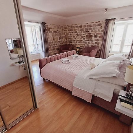 Private Apartments In Diocletians Palace Split Exterior photo