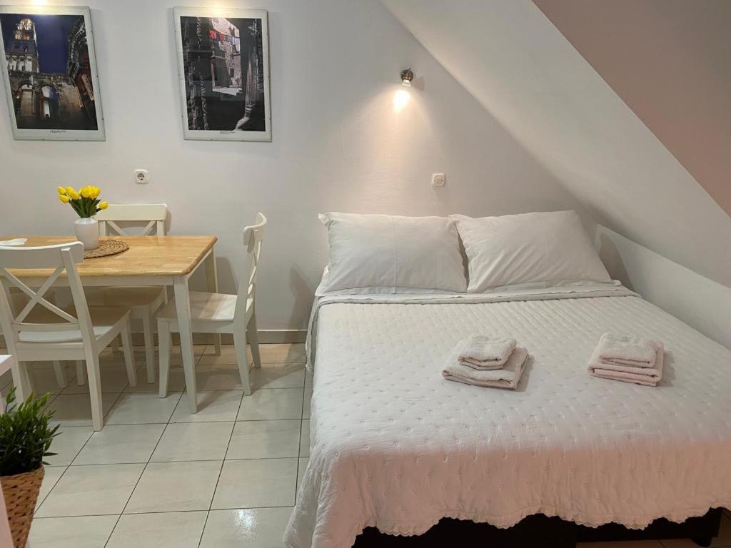 Private Apartments In Diocletians Palace Split Exterior photo
