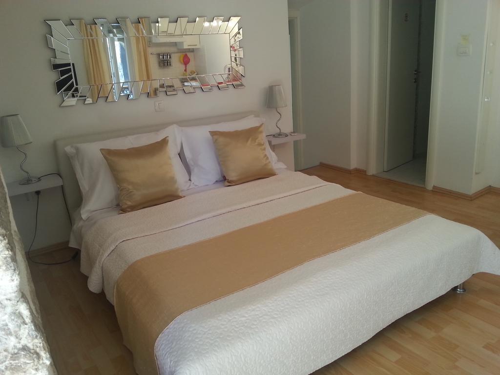 Private Apartments In Diocletians Palace Split Exterior photo