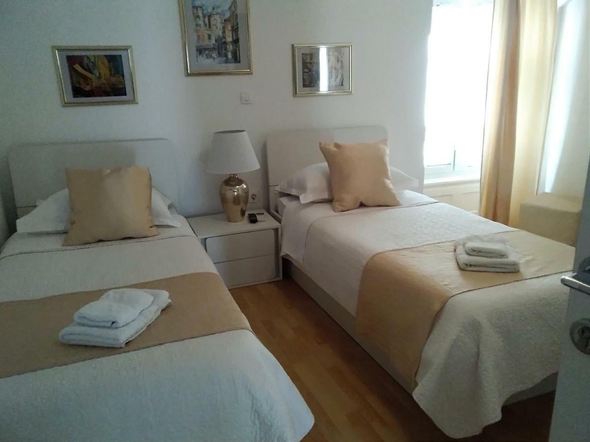 Private Apartments In Diocletians Palace Split Exterior photo